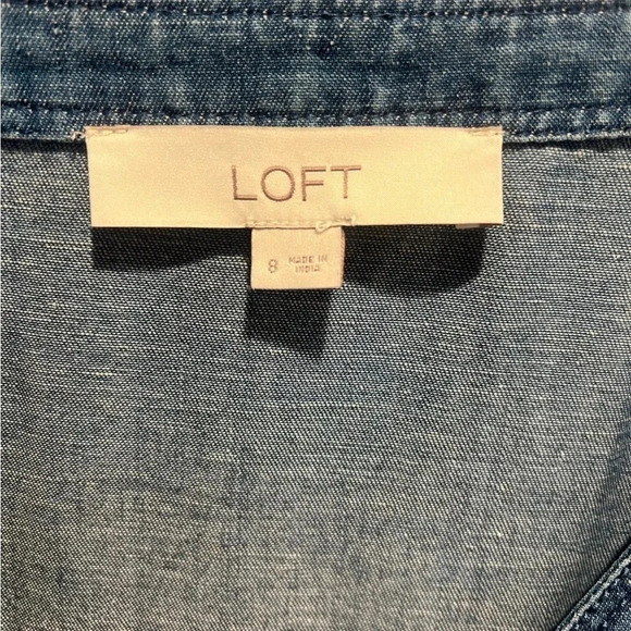 Ann Taylor LOFT Blue Denim Like Short Sleeve V Neck Casual Dress Size 8 EUC - Picture 2 of 4